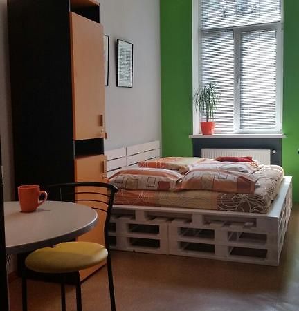The Georgehouse Hostel Lviv Ngoại thất bức ảnh