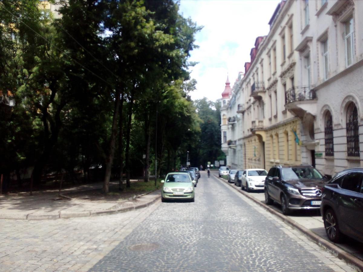 The Georgehouse Hostel Lviv Ngoại thất bức ảnh